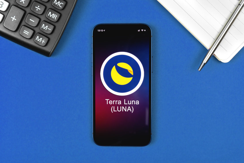 Terra (LUNA) tumbles by 90% in 24 hours as UST’s recovery loses steam