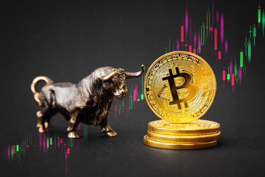 Bitcoin touches $24,600 as bulls eye best month since October 2021